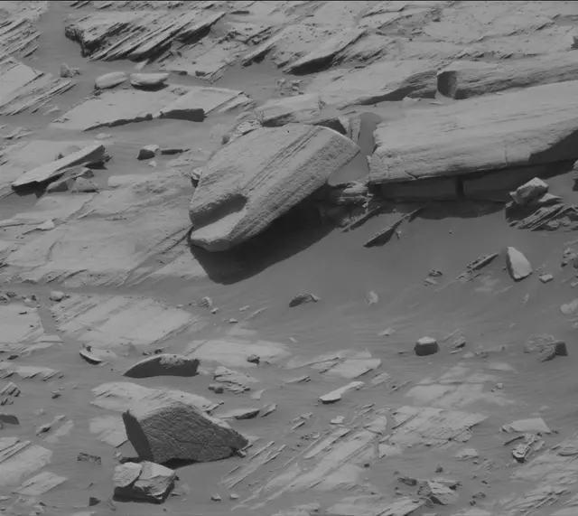 Sol 2717: Mast Camera (Mastcam)