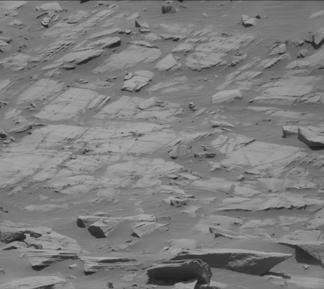 Sol 2717: Mast Camera (Mastcam)
