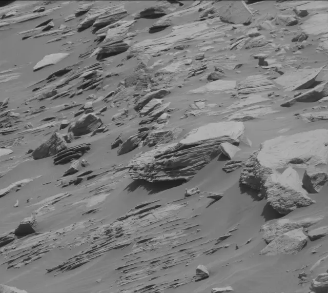 Sol 2717: Mast Camera (Mastcam)