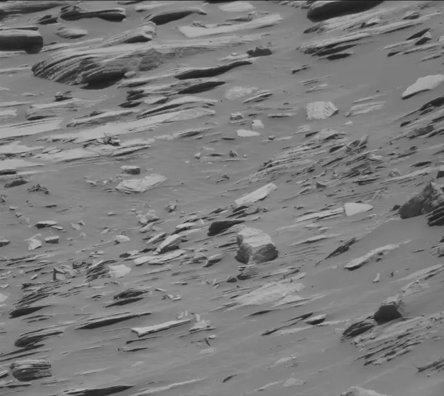 Sol 2717: Mast Camera (Mastcam)