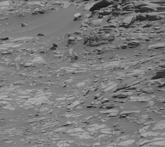 Sol 2717: Mast Camera (Mastcam)