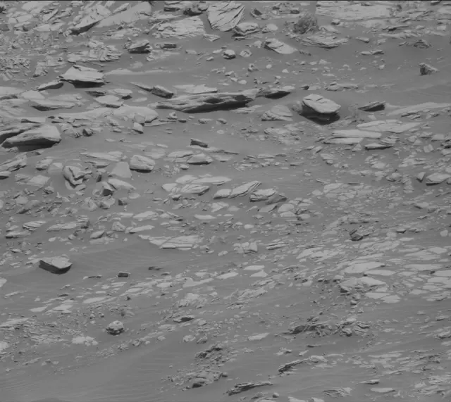 Sol 2717: Mast Camera (Mastcam)