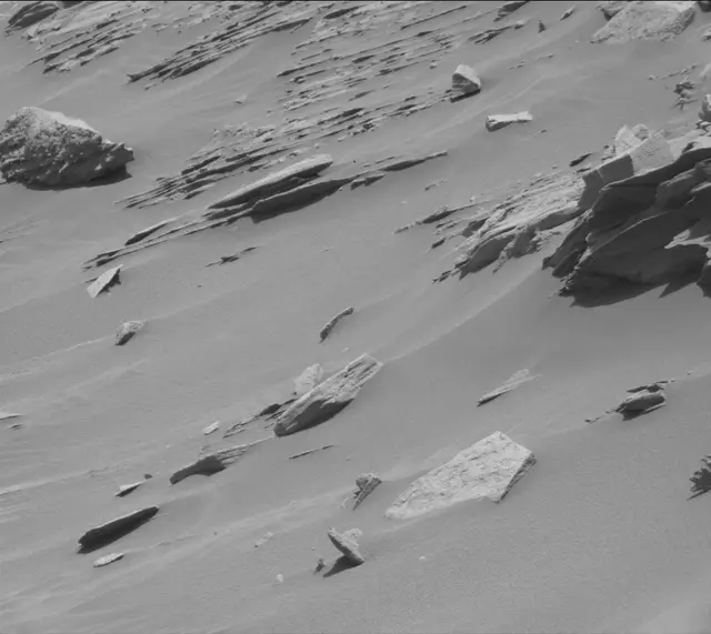 Sol 2717: Mast Camera (Mastcam)