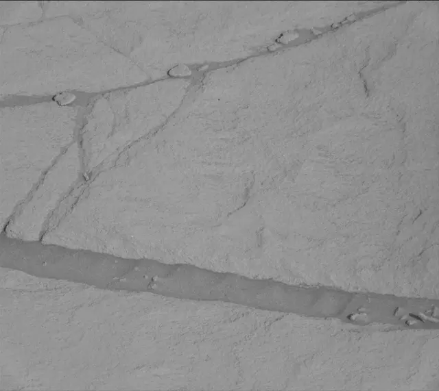 Sol 2722: Mast Camera (Mastcam)