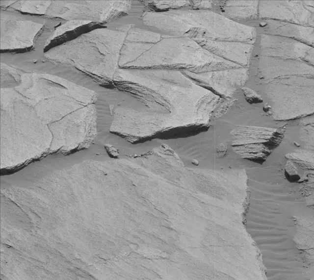 Sol 2725: Mast Camera (Mastcam)