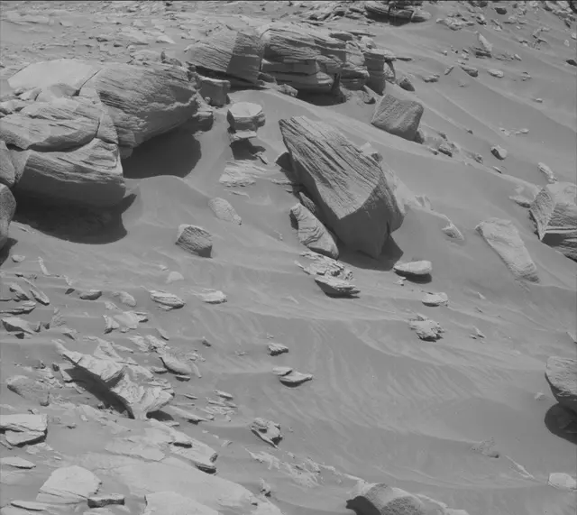 Sol 2726: Mast Camera (Mastcam)