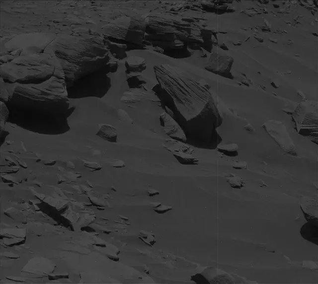 Sol 2726: Mast Camera (Mastcam)