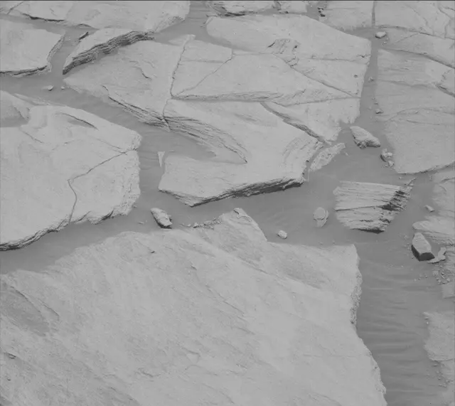 Sol 2726: Mast Camera (Mastcam)