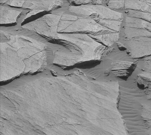 Sol 2726: Mast Camera (Mastcam)