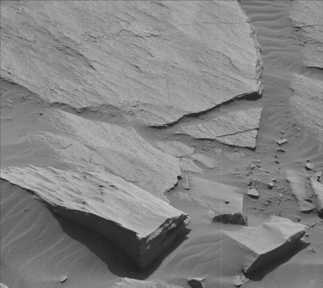 Sol 2726: Mast Camera (Mastcam)