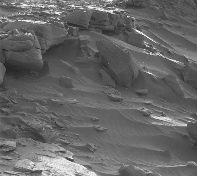 Sol 2727: Mast Camera (Mastcam)