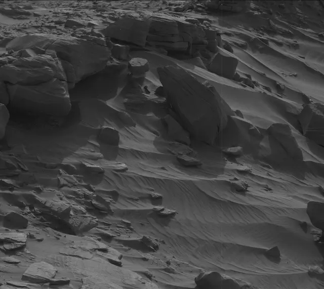 Sol 2727: Mast Camera (Mastcam)