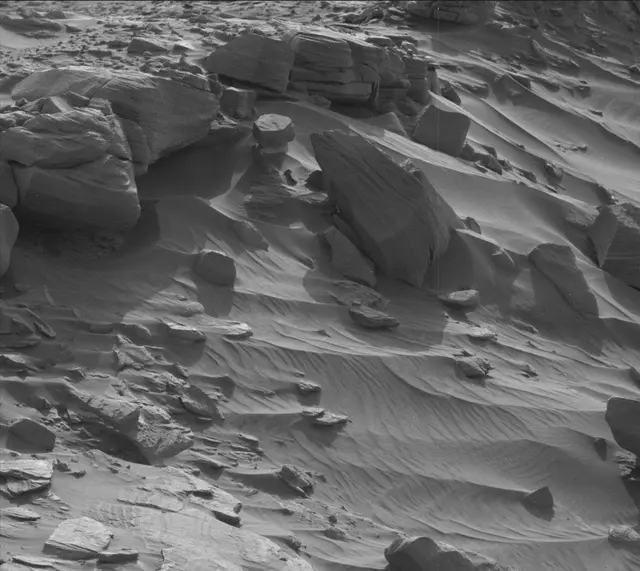 Sol 2727: Mast Camera (Mastcam)