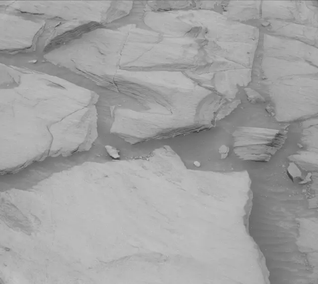 Sol 2727: Mast Camera (Mastcam)