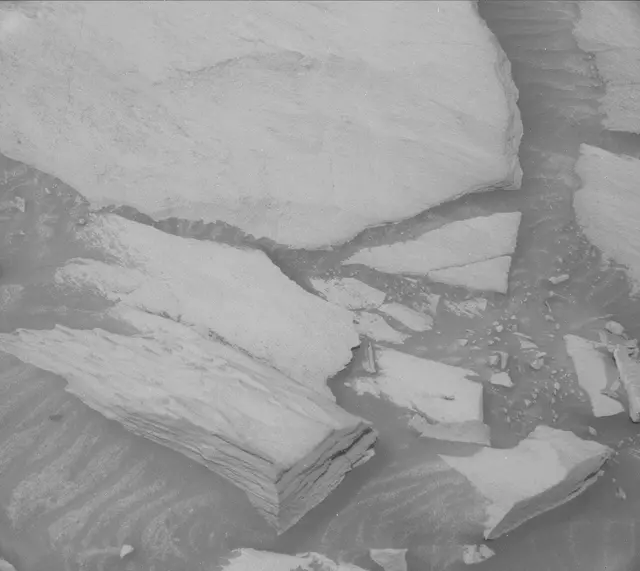 Sol 2727: Mast Camera (Mastcam)