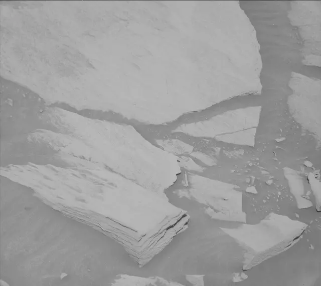 Sol 2727: Mast Camera (Mastcam)