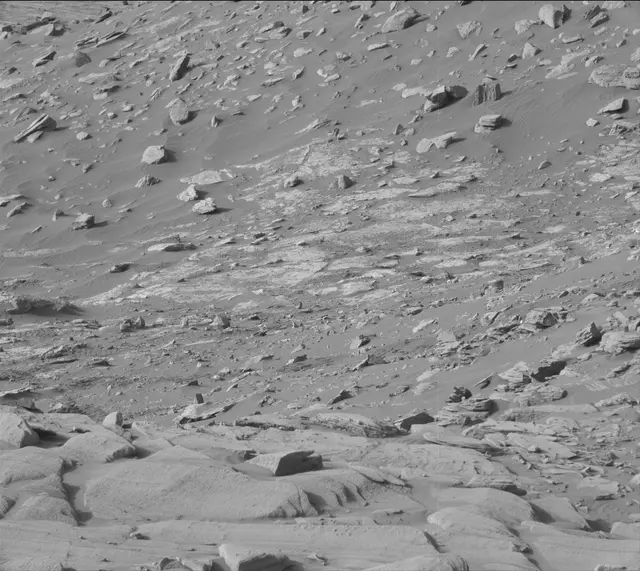 Sol 2729: Mast Camera (Mastcam)