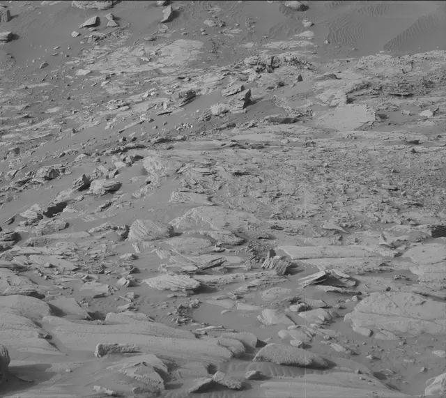 Sol 2729: Mast Camera (Mastcam)