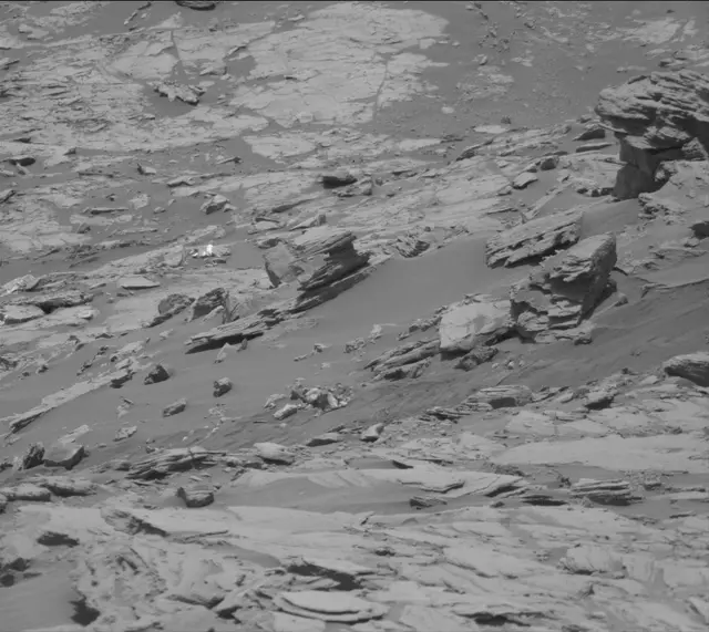 Sol 2731: Mast Camera (Mastcam)