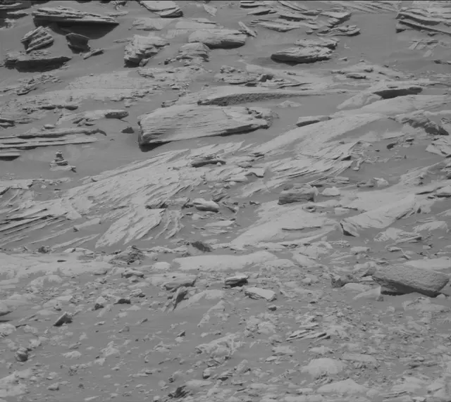 Sol 2731: Mast Camera (Mastcam)