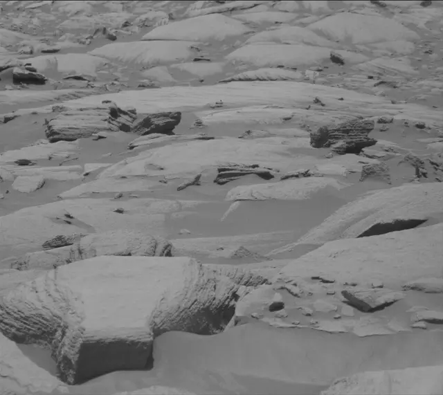 Sol 2731: Mast Camera (Mastcam)