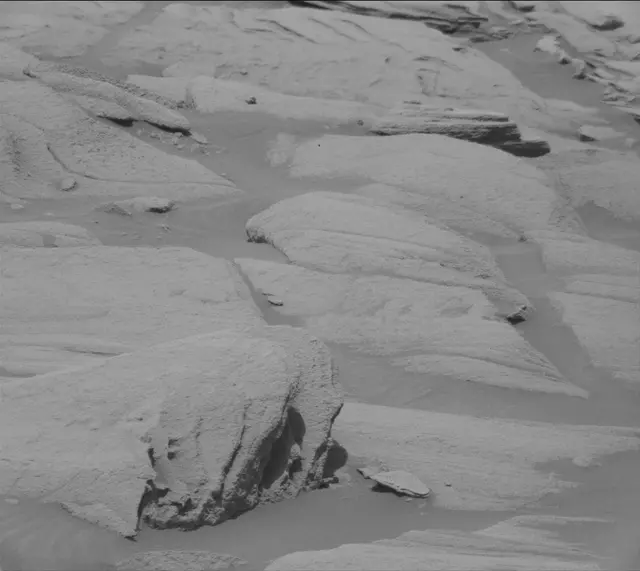 Sol 2731: Mast Camera (Mastcam)