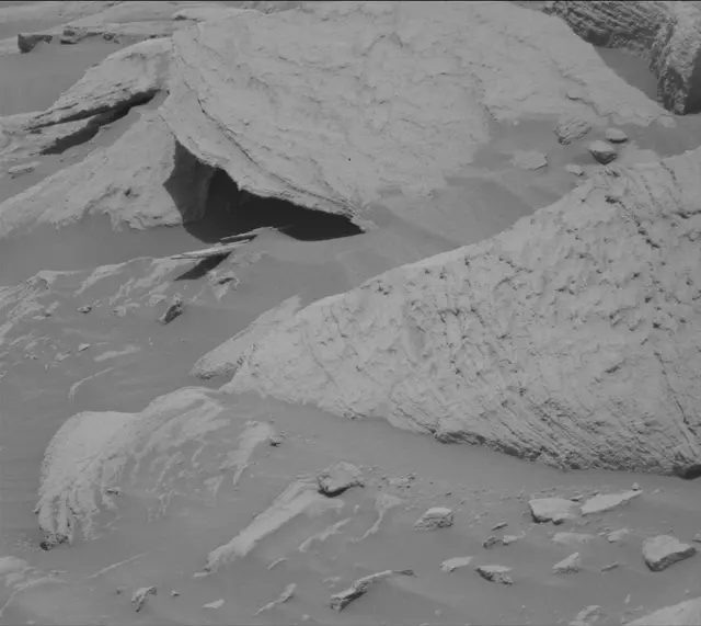 Sol 2731: Mast Camera (Mastcam)