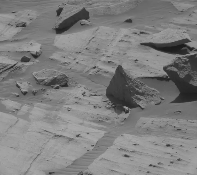 Sol 2731: Mast Camera (Mastcam)
