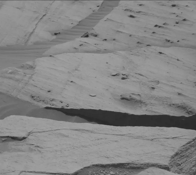Sol 2731: Mast Camera (Mastcam)