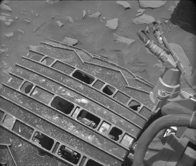 Sol 2732: Mast Camera (Mastcam)