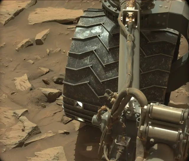 Sol 2732: Mast Camera (Mastcam)