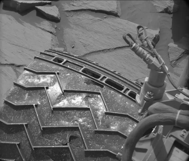 Sol 2732: Mast Camera (Mastcam)