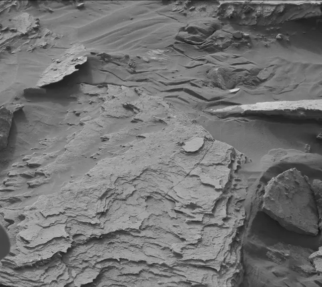 Sol 2732: Mast Camera (Mastcam)