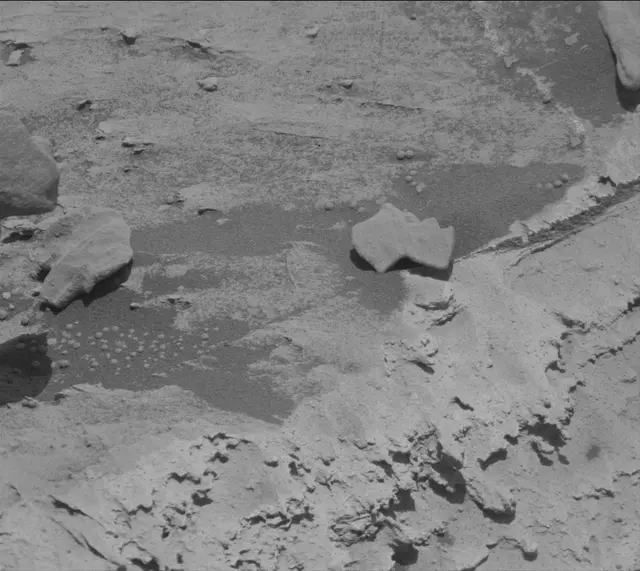 Sol 2735: Mast Camera (Mastcam)