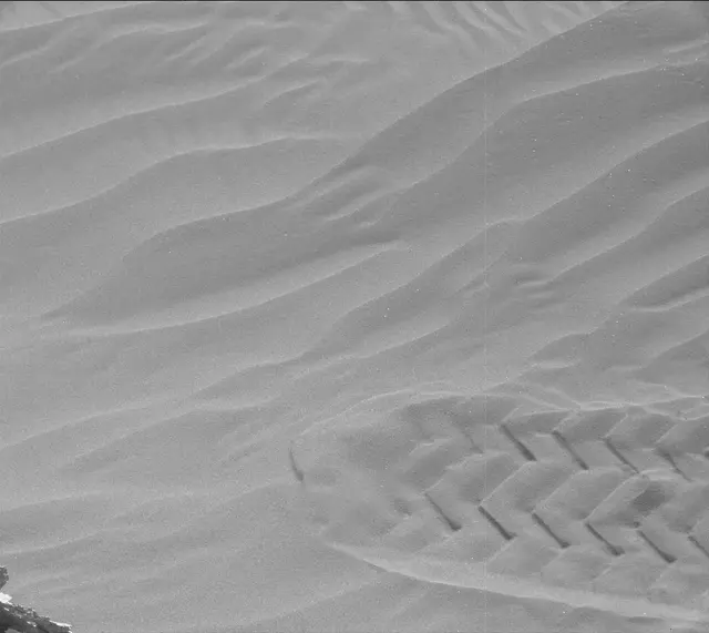 Sol 2736: Mast Camera (Mastcam)