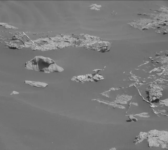 Sol 2737: Mast Camera (Mastcam)