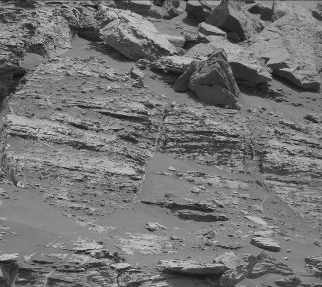 Sol 2744: Mast Camera (Mastcam)