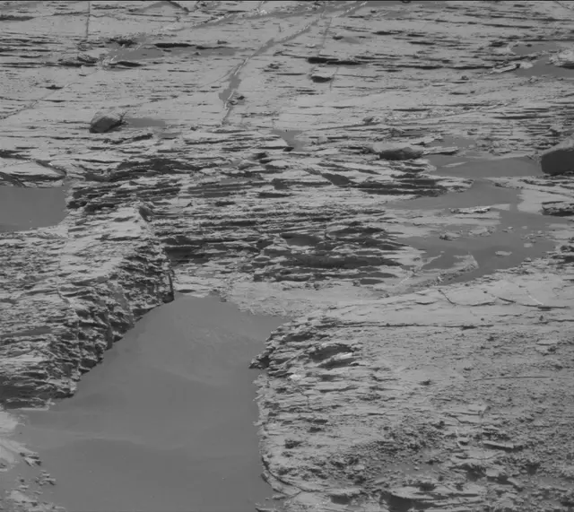 Sol 2744: Mast Camera (Mastcam)