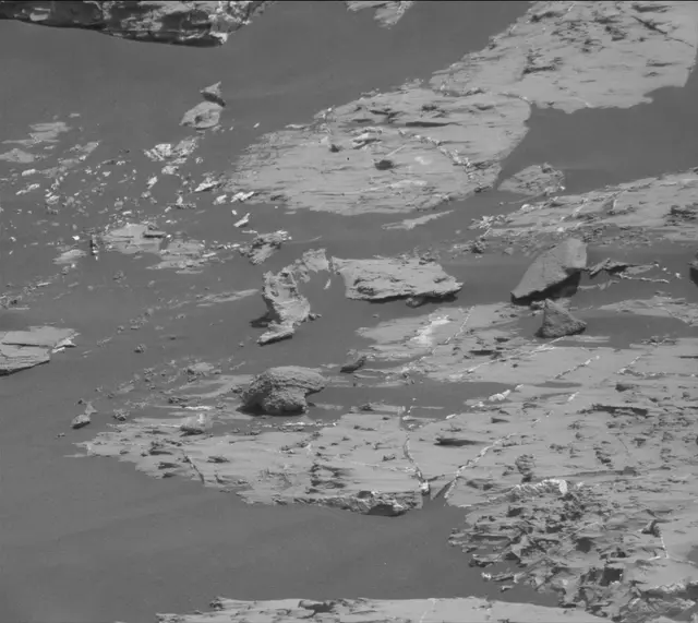 Sol 2744: Mast Camera (Mastcam)
