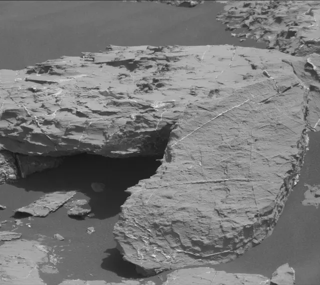Sol 2744: Mast Camera (Mastcam)