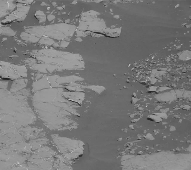 Sol 2744: Mast Camera (Mastcam)