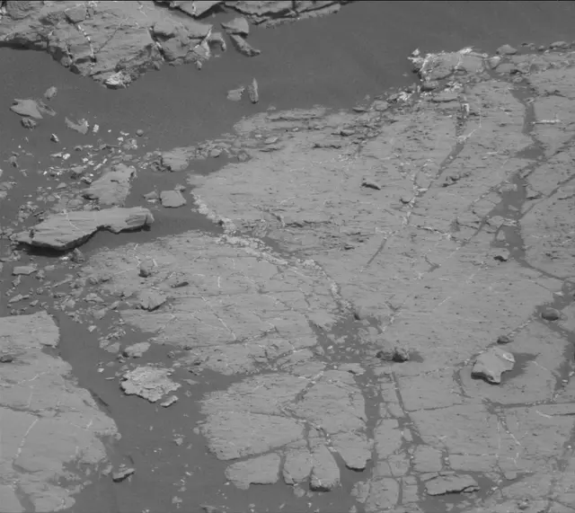 Sol 2744: Mast Camera (Mastcam)