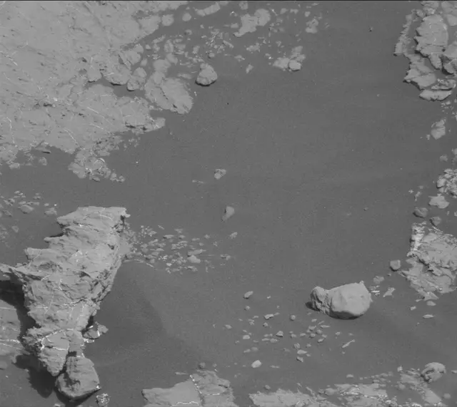 Sol 2744: Mast Camera (Mastcam)