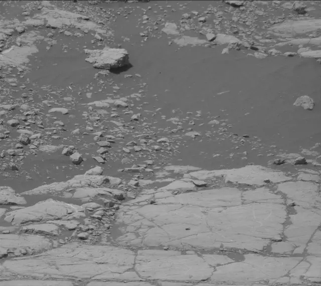 Sol 2747: Mast Camera (Mastcam)