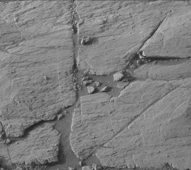 Sol 2747: Mast Camera (Mastcam)