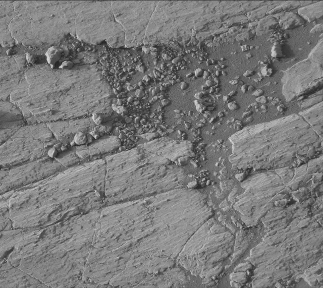 Sol 2747: Mast Camera (Mastcam)