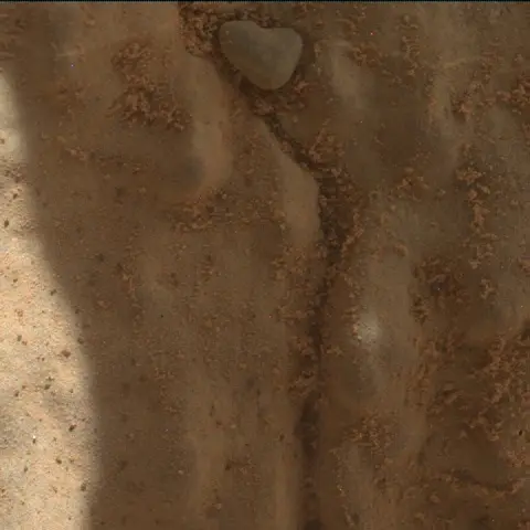 Sol 2747: Mars Hand Lens Imager (MAHLI)