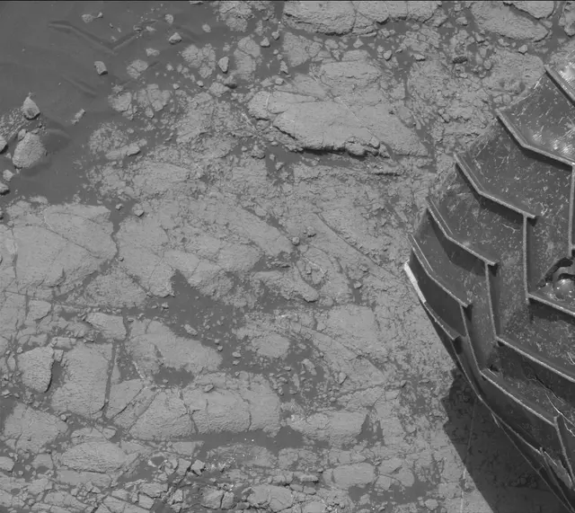 Sol 2750: Mast Camera (Mastcam)