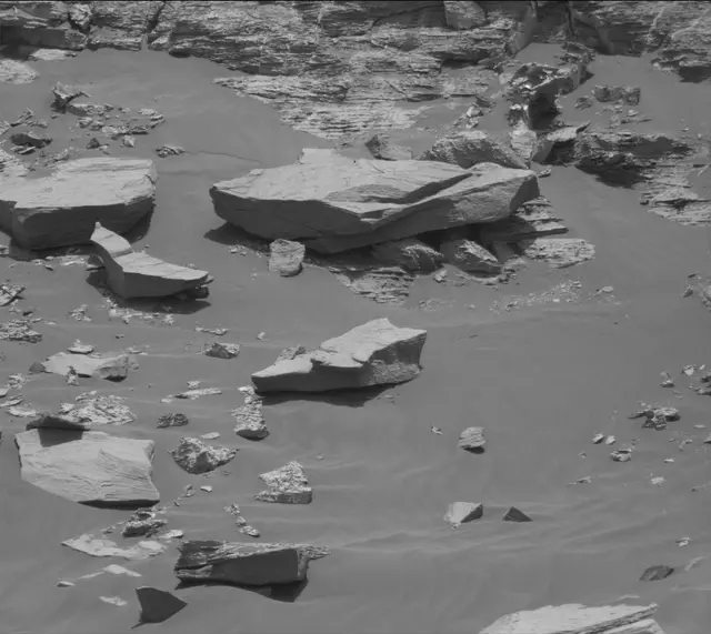 Sol 2751: Mast Camera (Mastcam)