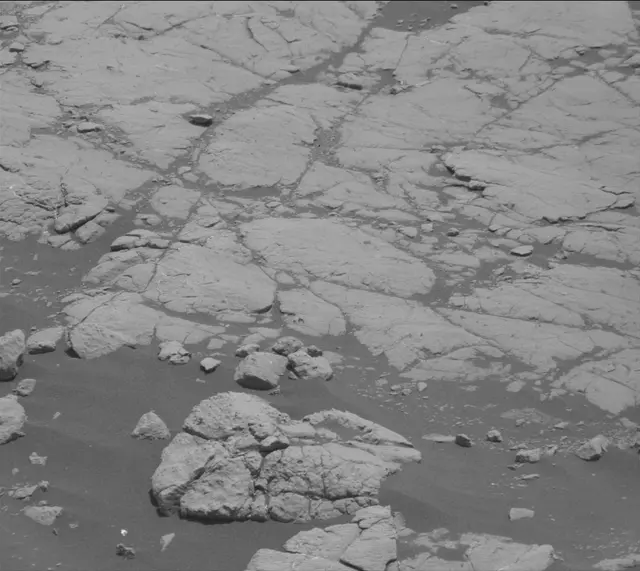 Sol 2751: Mast Camera (Mastcam)